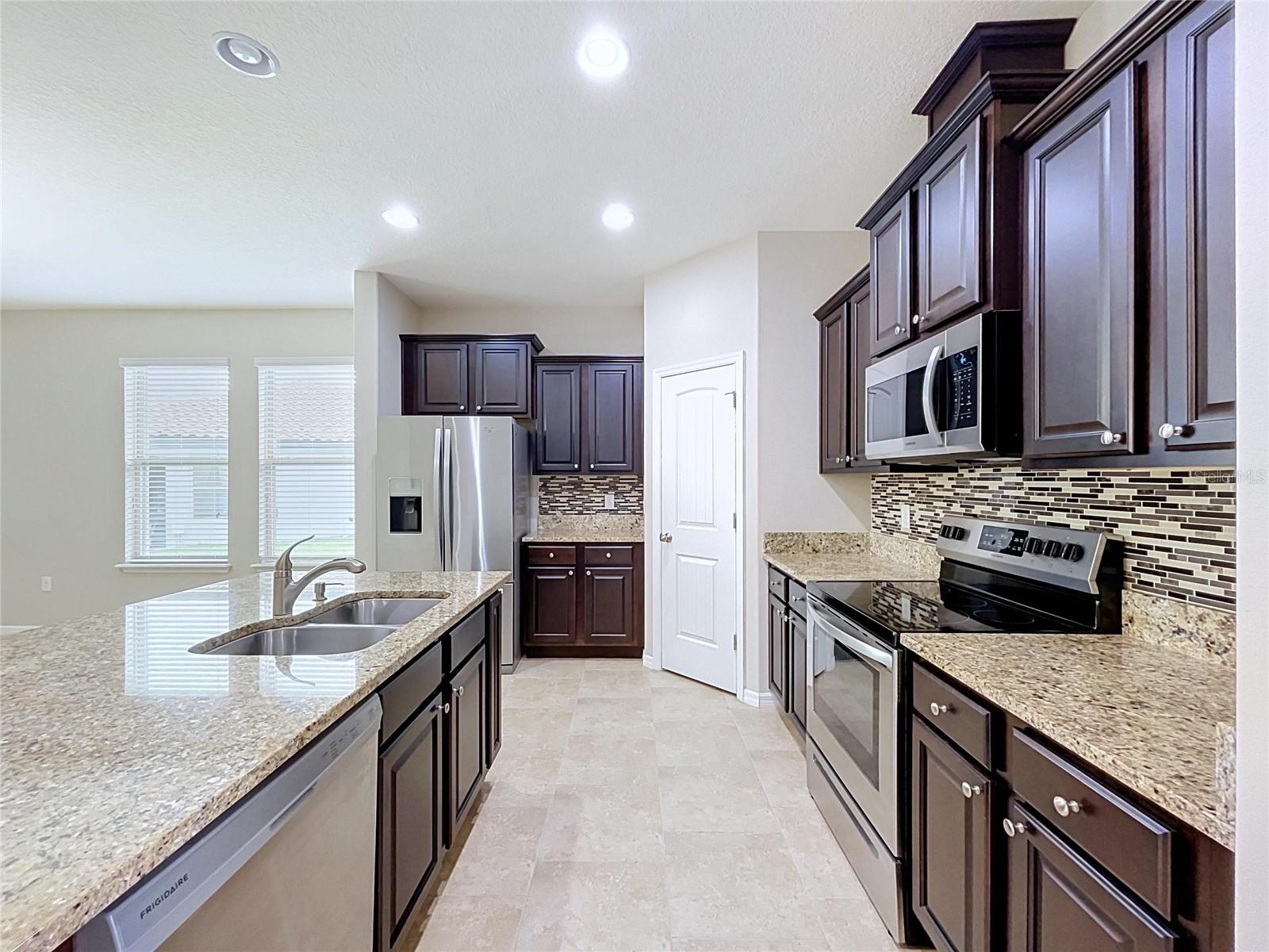 4125 Prima Lago Cir Property Photo 13