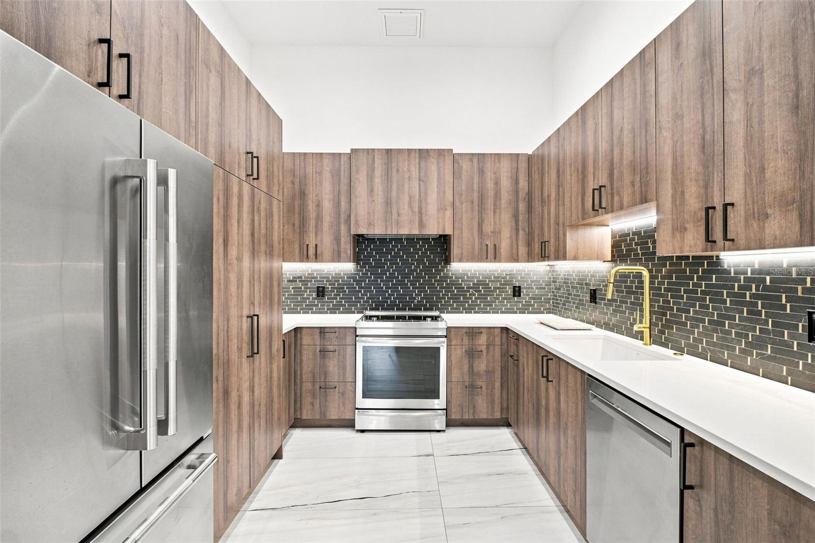 1076 Snell Isle Blvd Ne Property Photo 14
