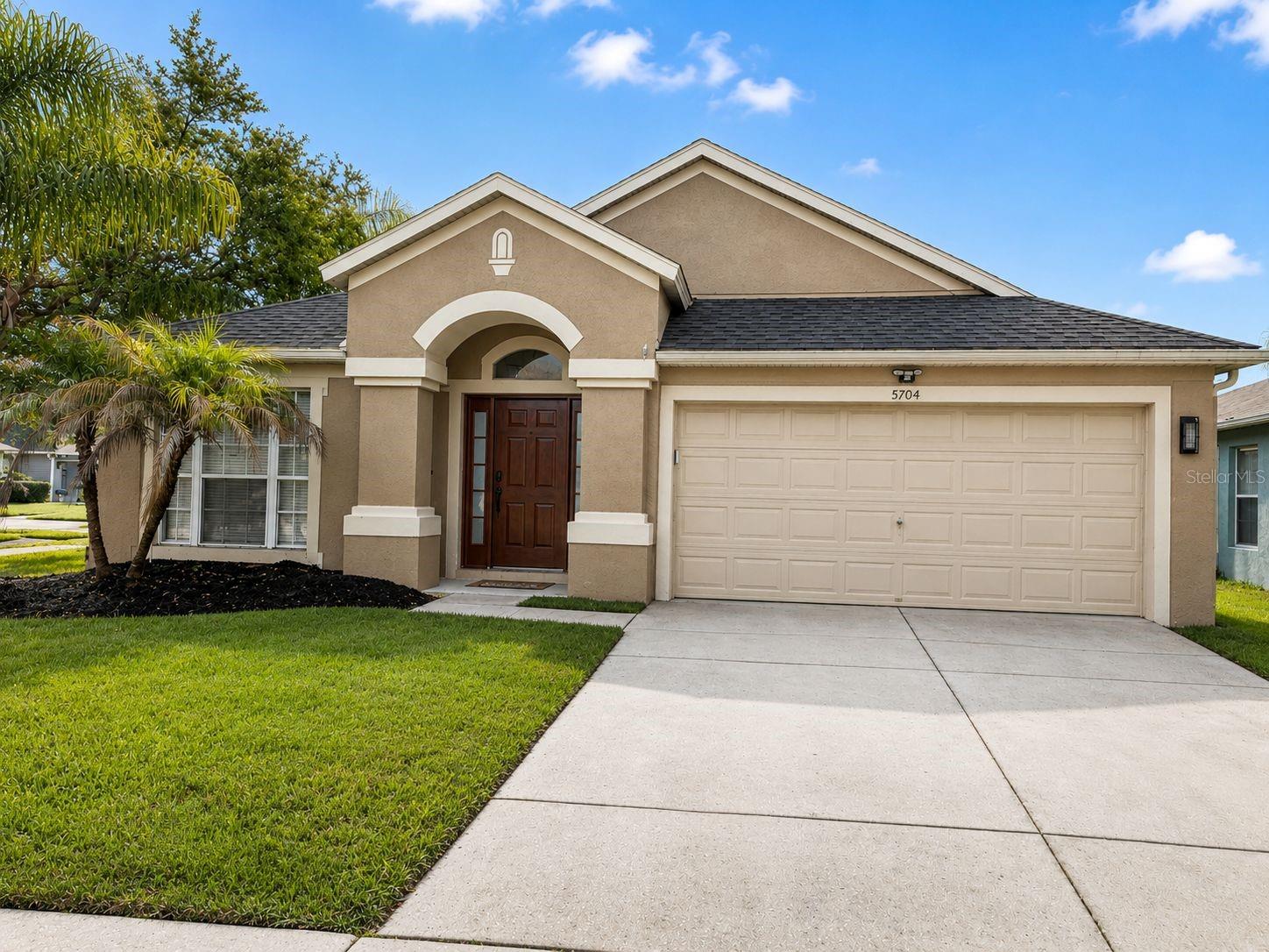 5704 Grindstone Loop Property Photo 1