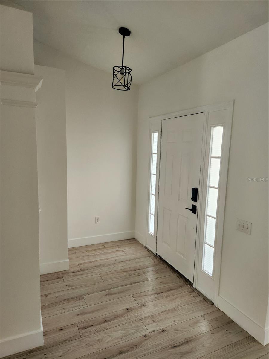 5704 Grindstone Loop Property Photo 5