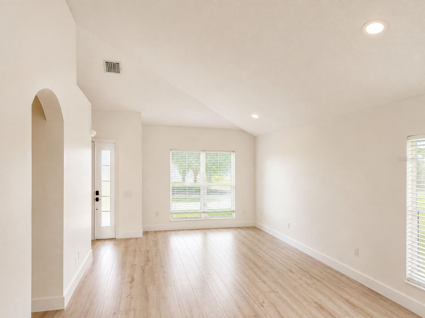 5704 Grindstone Loop Property Photo 6