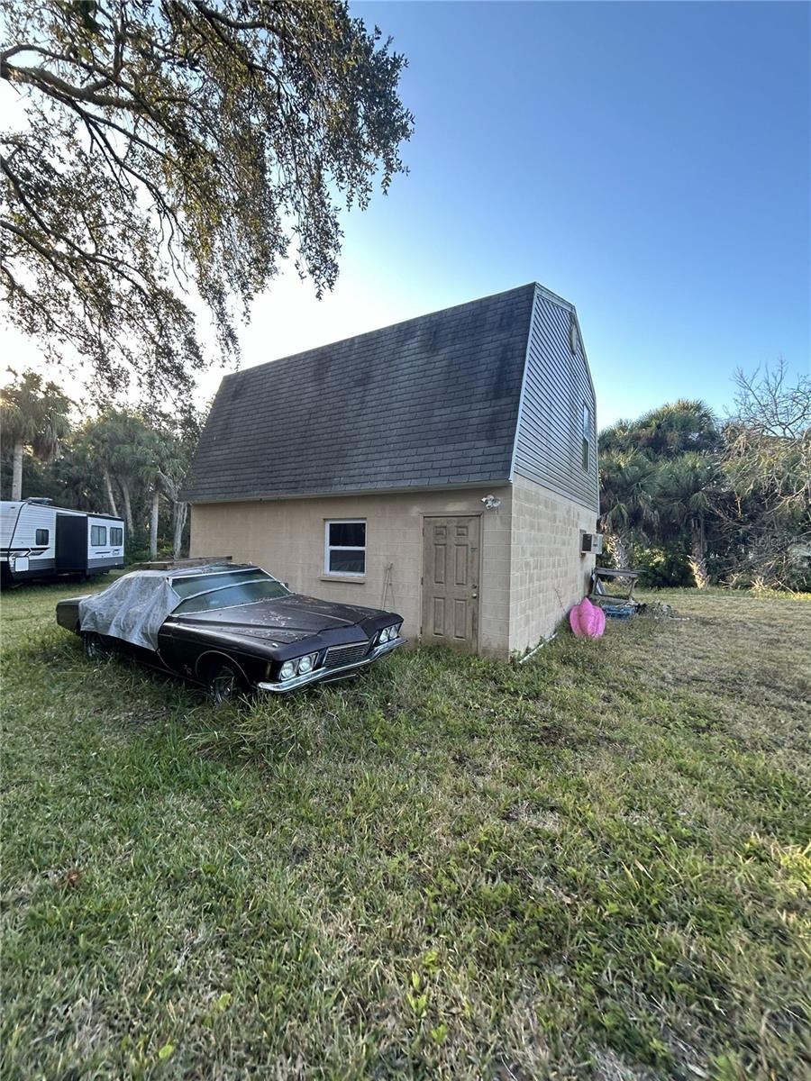 14428 Guava St Property Photo 6