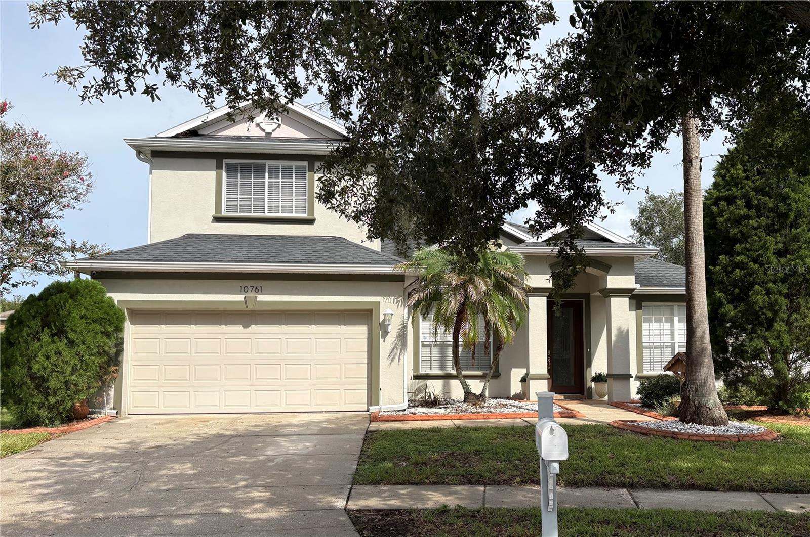 10761 Banfield Dr Property Photo 1