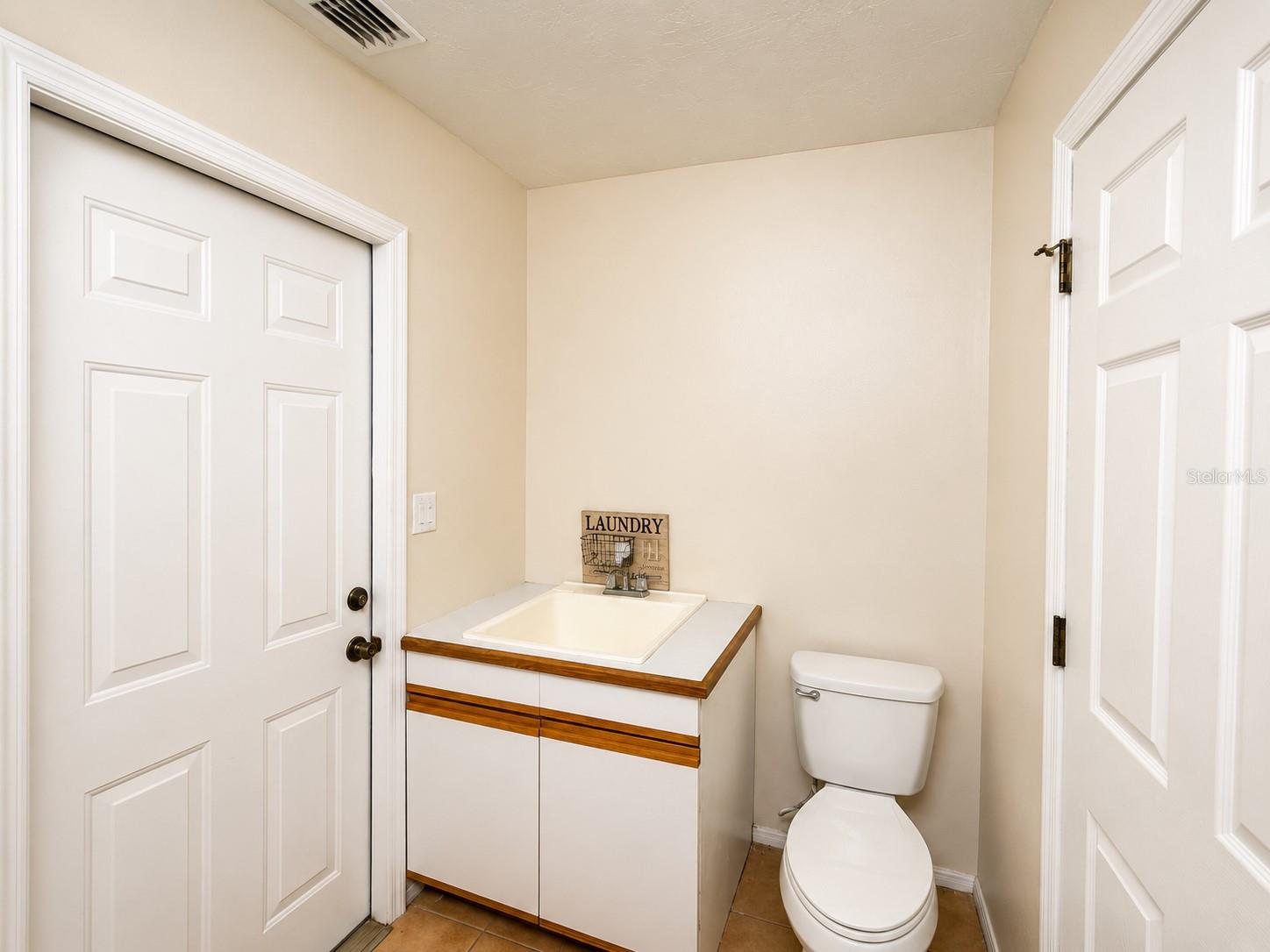 3524 Bristol St Property Photo 15