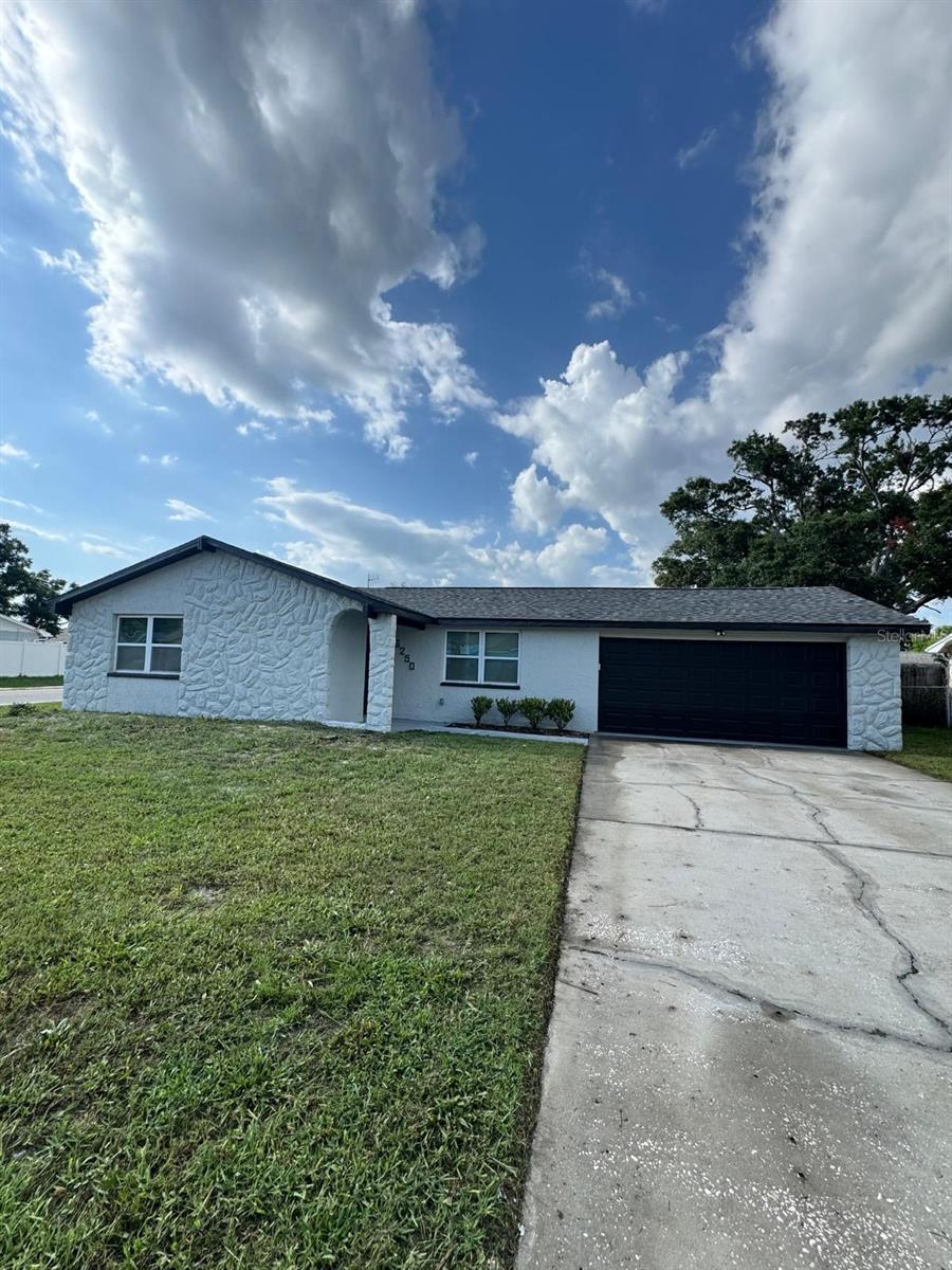 6205 WESTPORT DR Property Photo 1