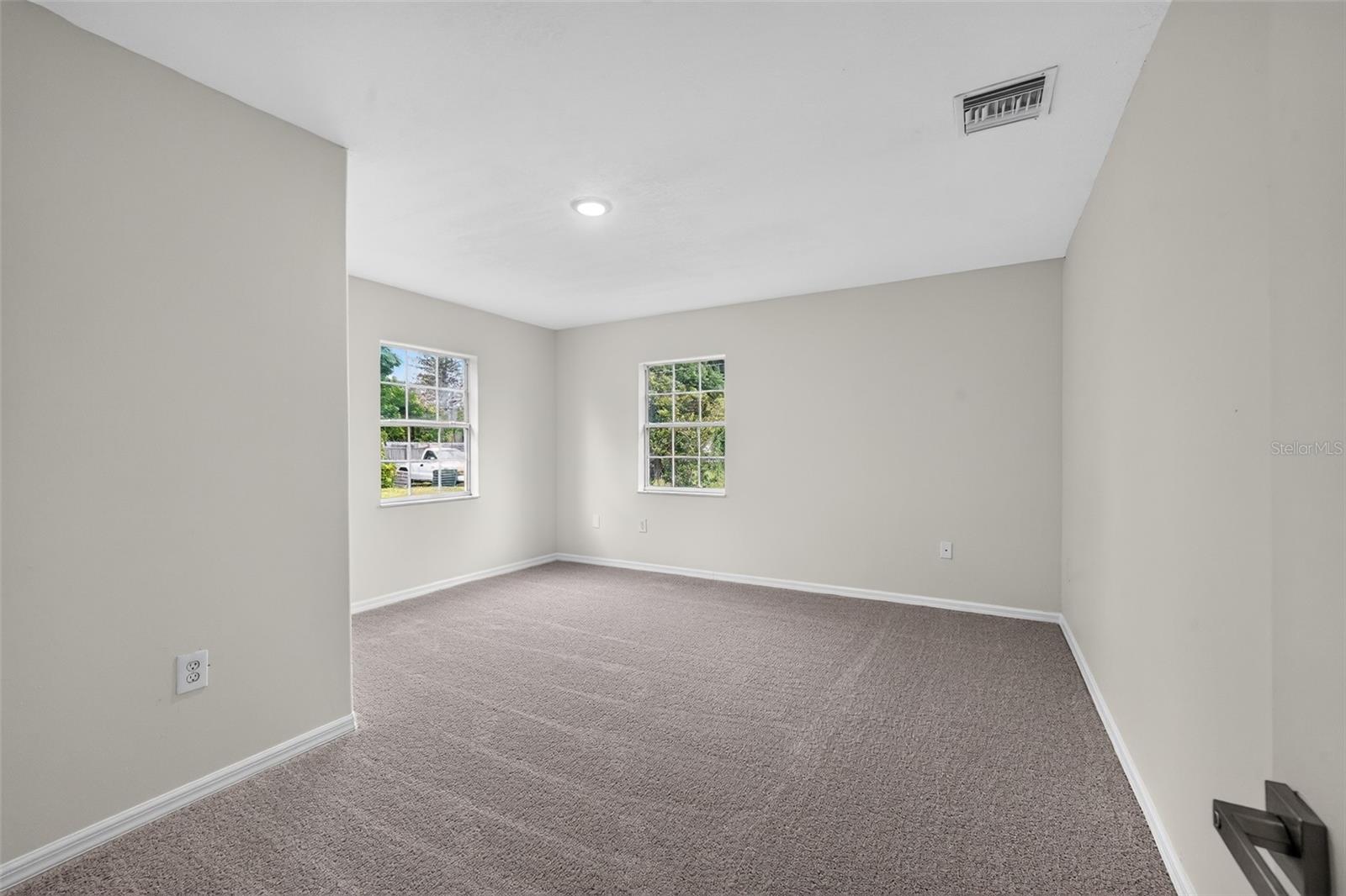 774 Hampton Dr Ne Property Photo 11