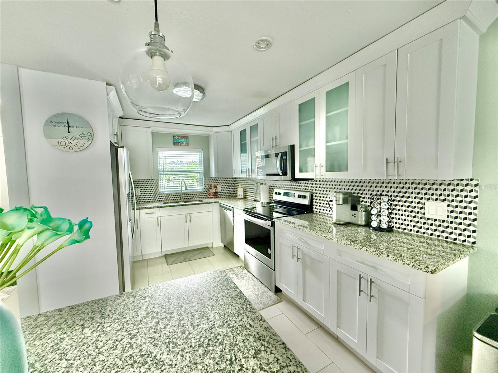 1237 Lotus Path Property Photo 5
