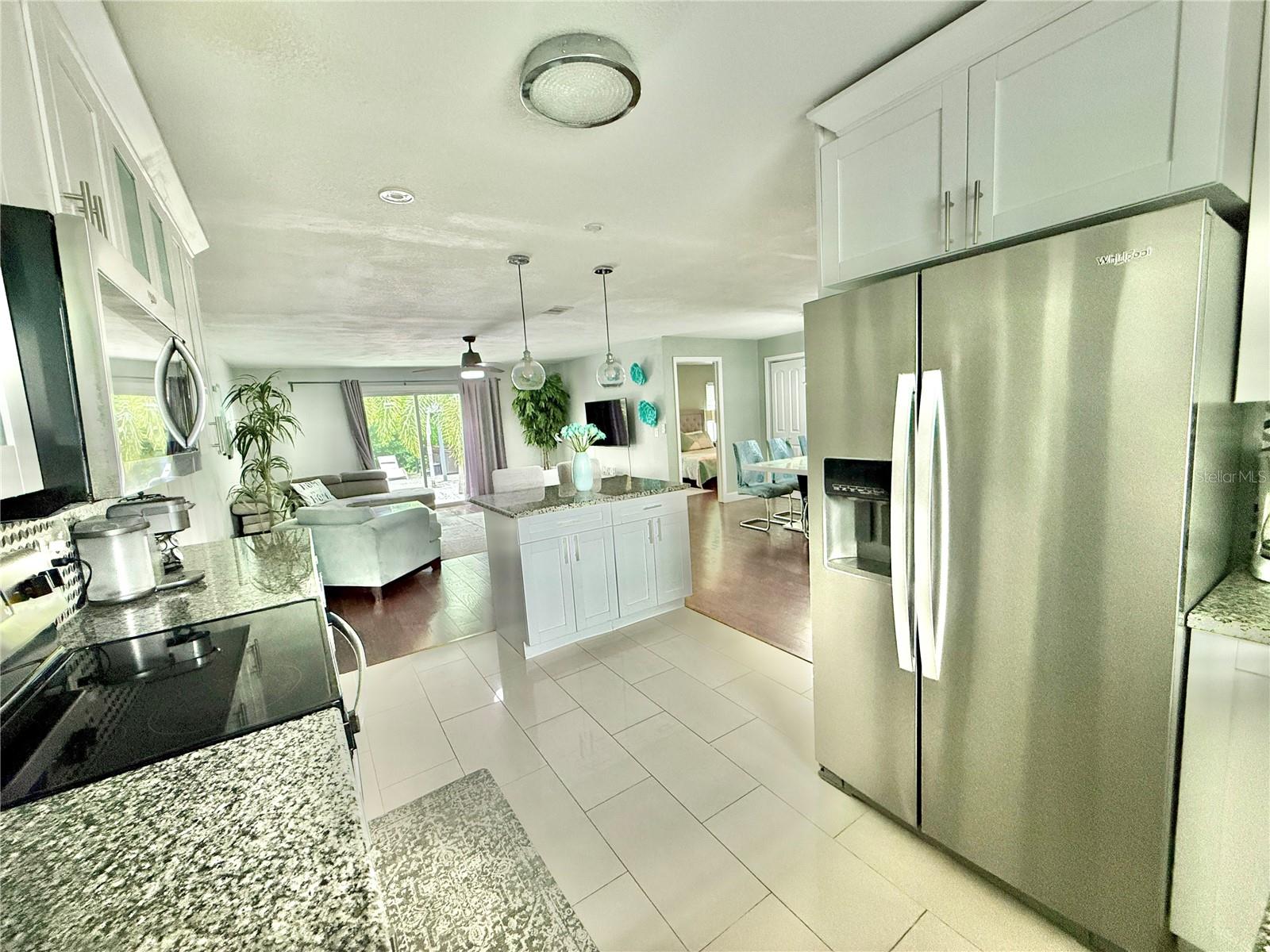 1237 Lotus Path Property Photo 8