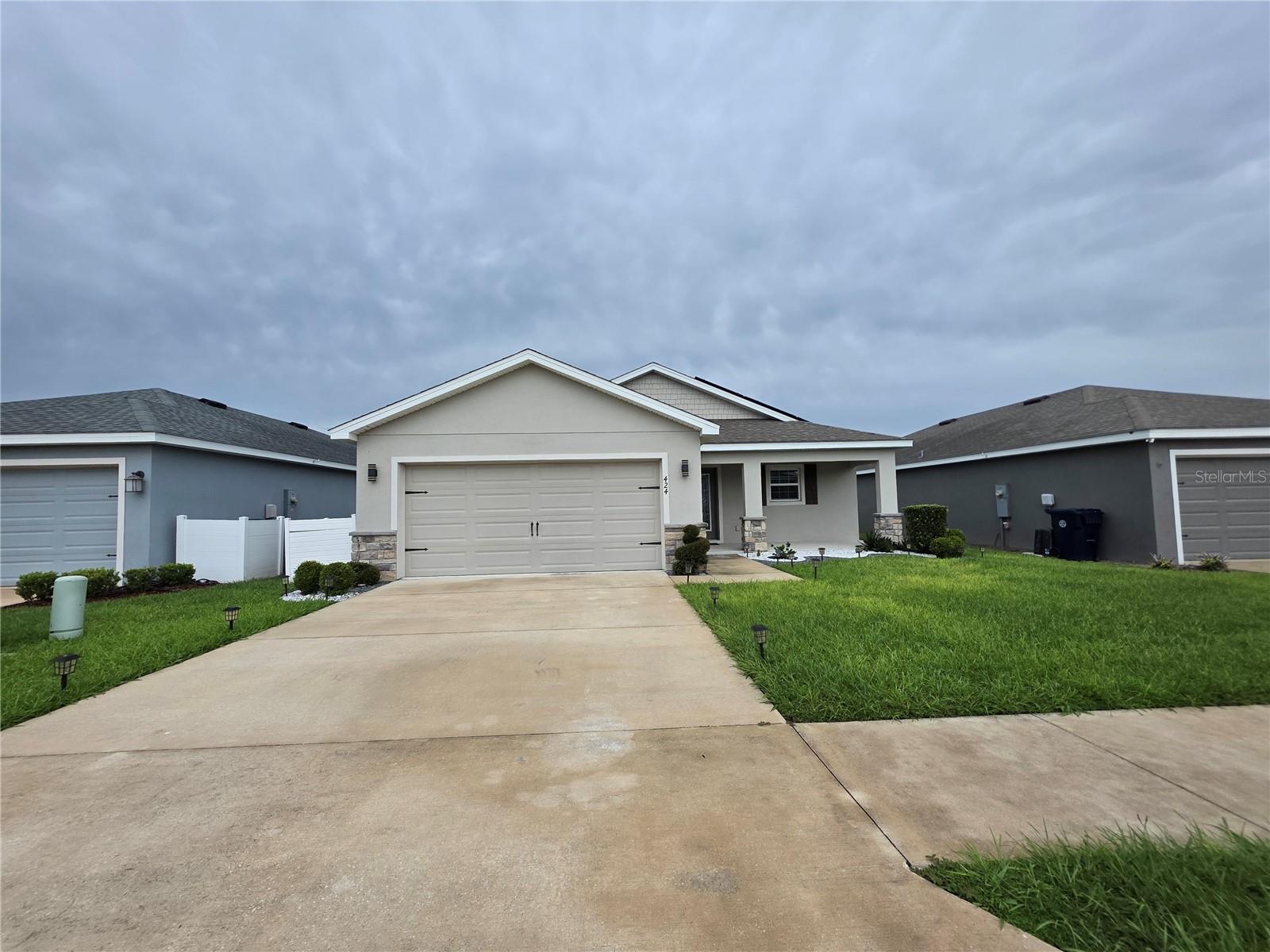 424 Capri Way Property Photo 2