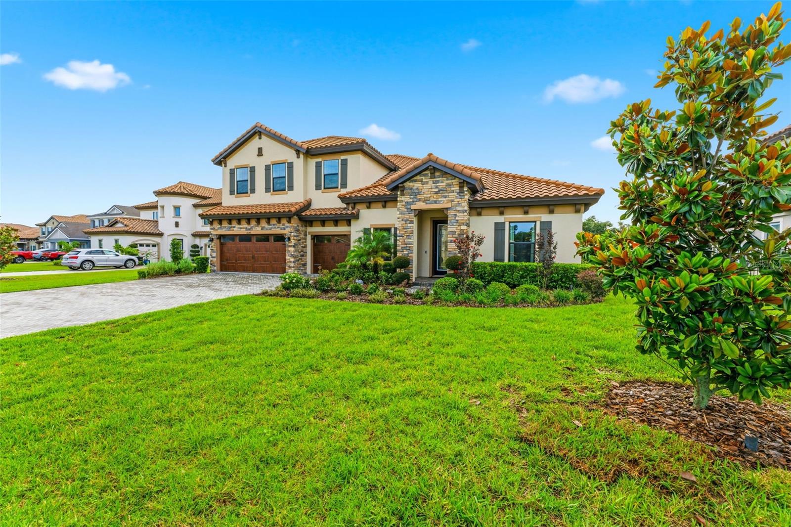 10370 Meadowrun Dr Property Photo 3