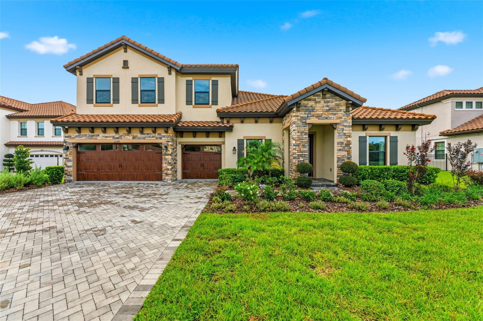 10370 Meadowrun Dr Property Photo 4