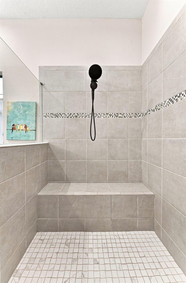 10370 Meadowrun Dr Property Photo 28