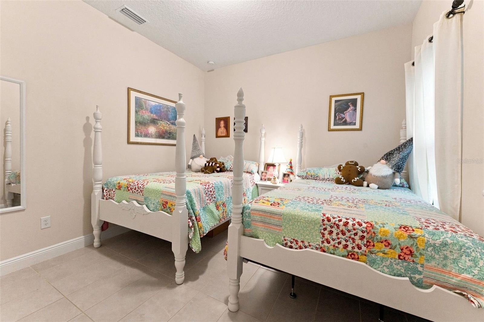 10370 Meadowrun Dr Property Photo 37