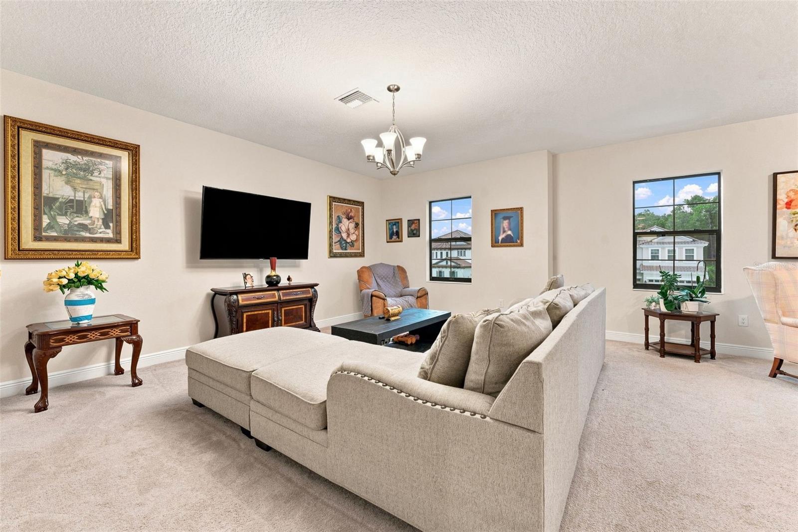 10370 Meadowrun Dr Property Photo 44
