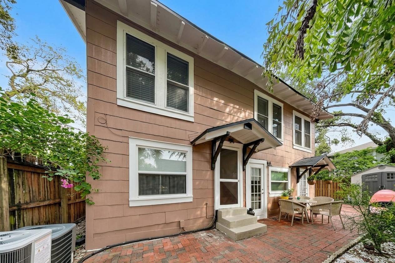 807 1/2 S Fremont Ave ##upper Property Photo 2