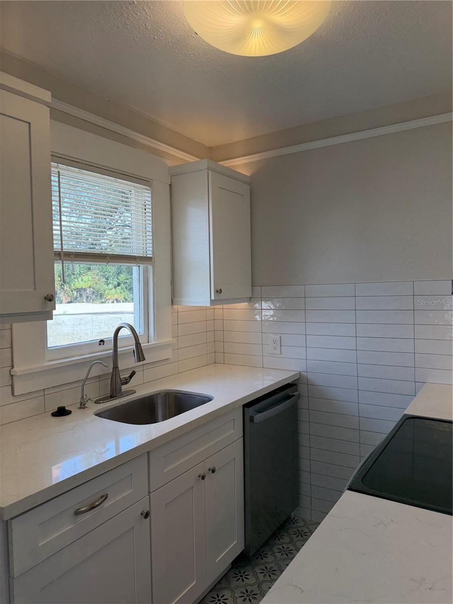 807 1/2 S Fremont Ave ##upper Property Photo 4