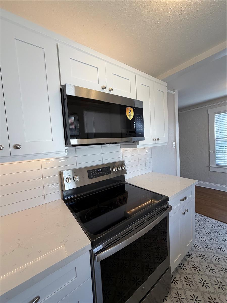 807 1/2 S Fremont Ave ##upper Property Photo 5