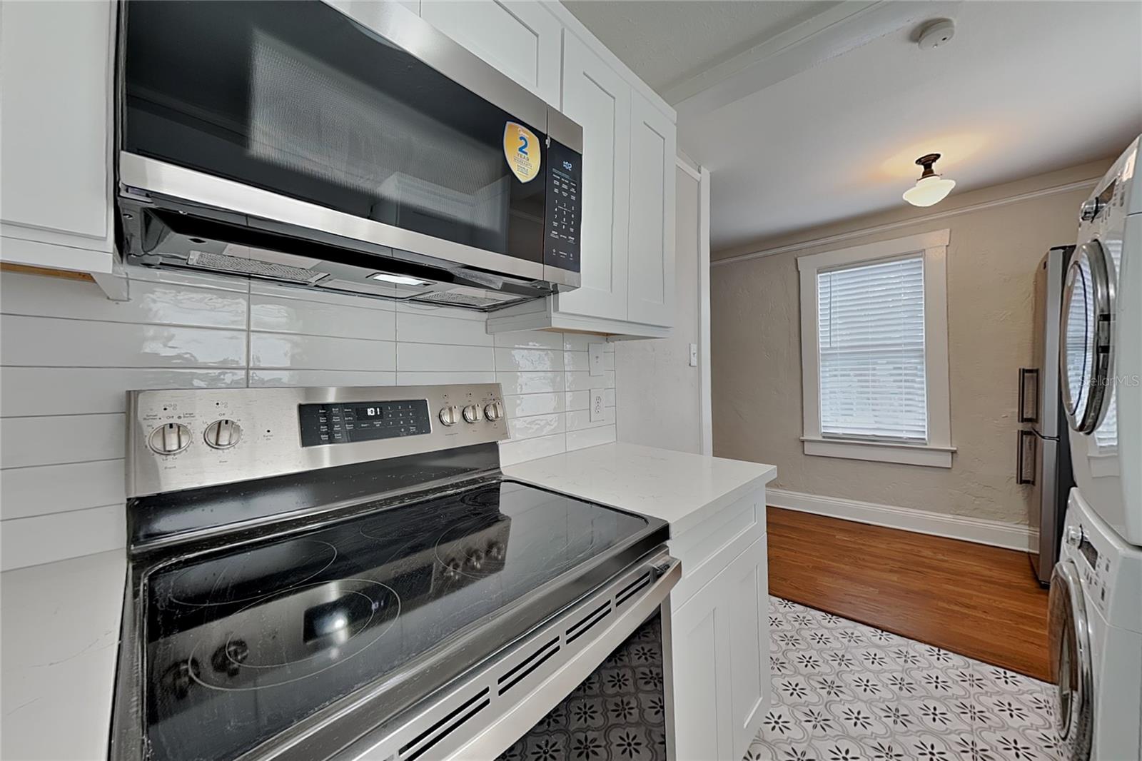 807 1/2 S Fremont Ave ##upper Property Photo 6