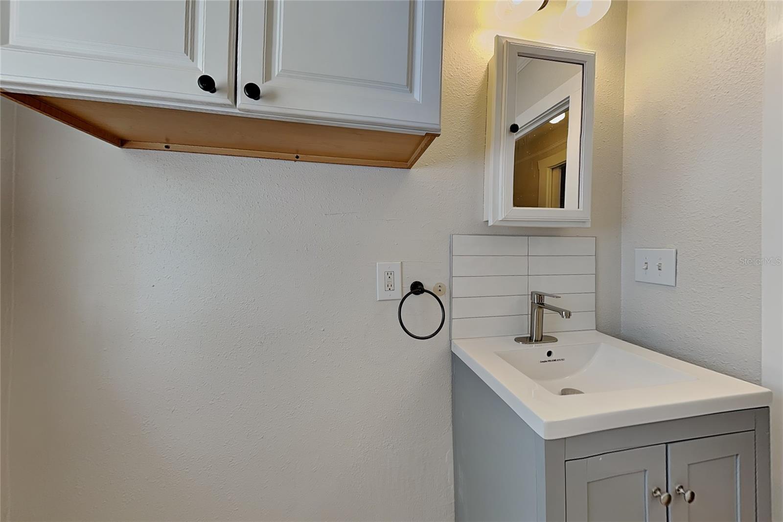 807 1/2 S Fremont Ave ##upper Property Photo 24