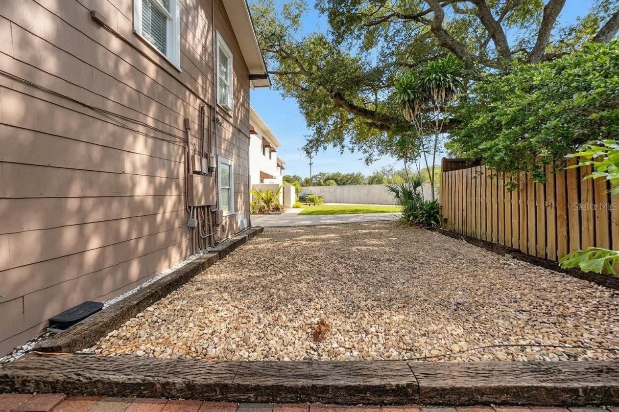 807 1/2 S Fremont Ave ##upper Property Photo 36