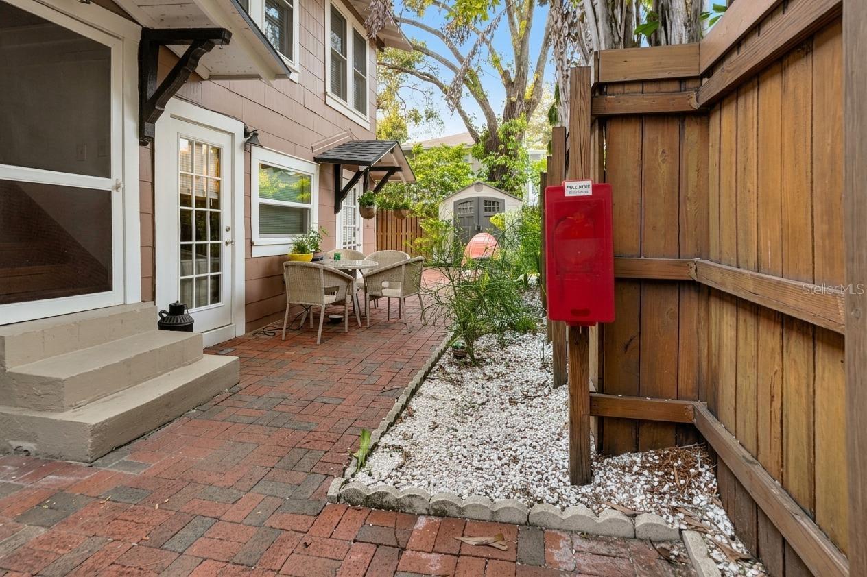 807 1/2 S Fremont Ave ##upper Property Photo 39