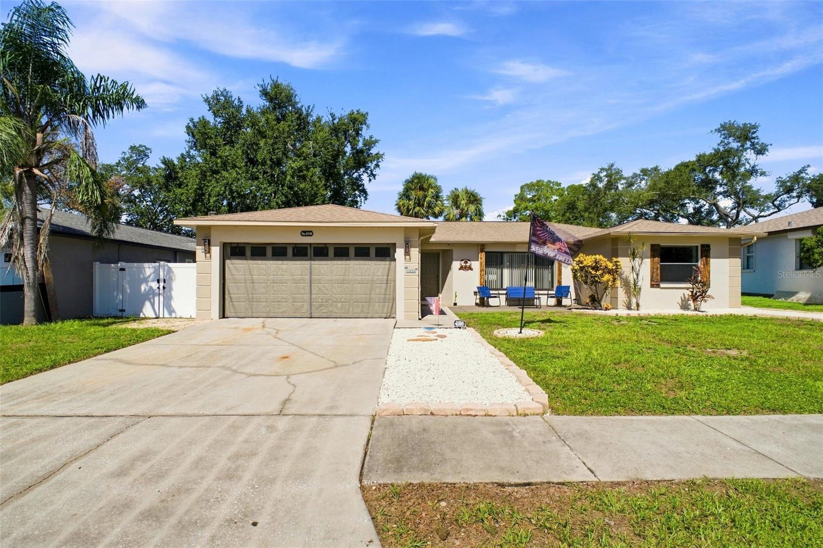 1830 Willow Oak Dr W Property Photo 1