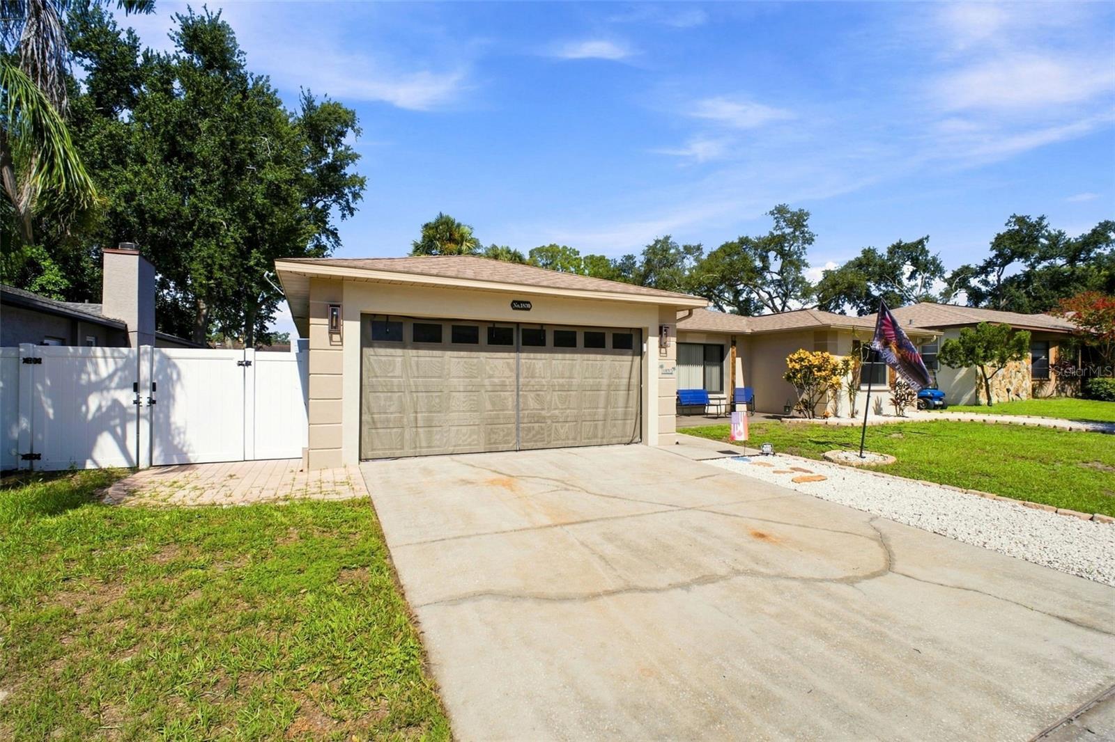 1830 WILLOW OAK DR W