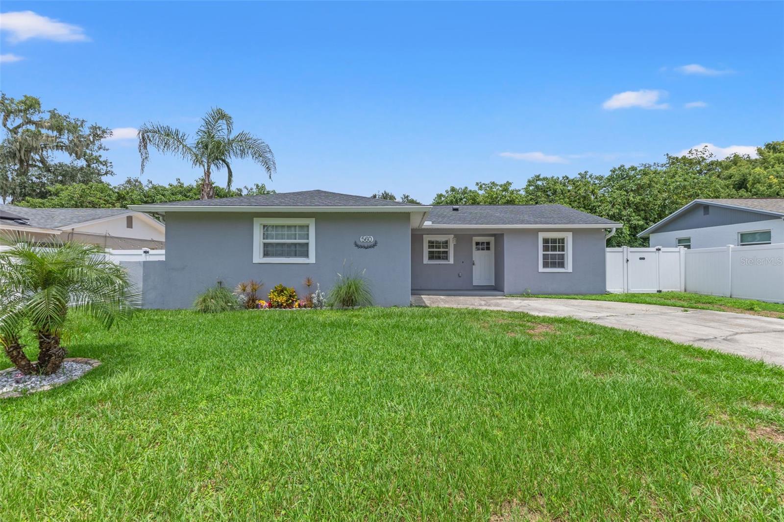 560 Robin Hill Cir Property Photo 1
