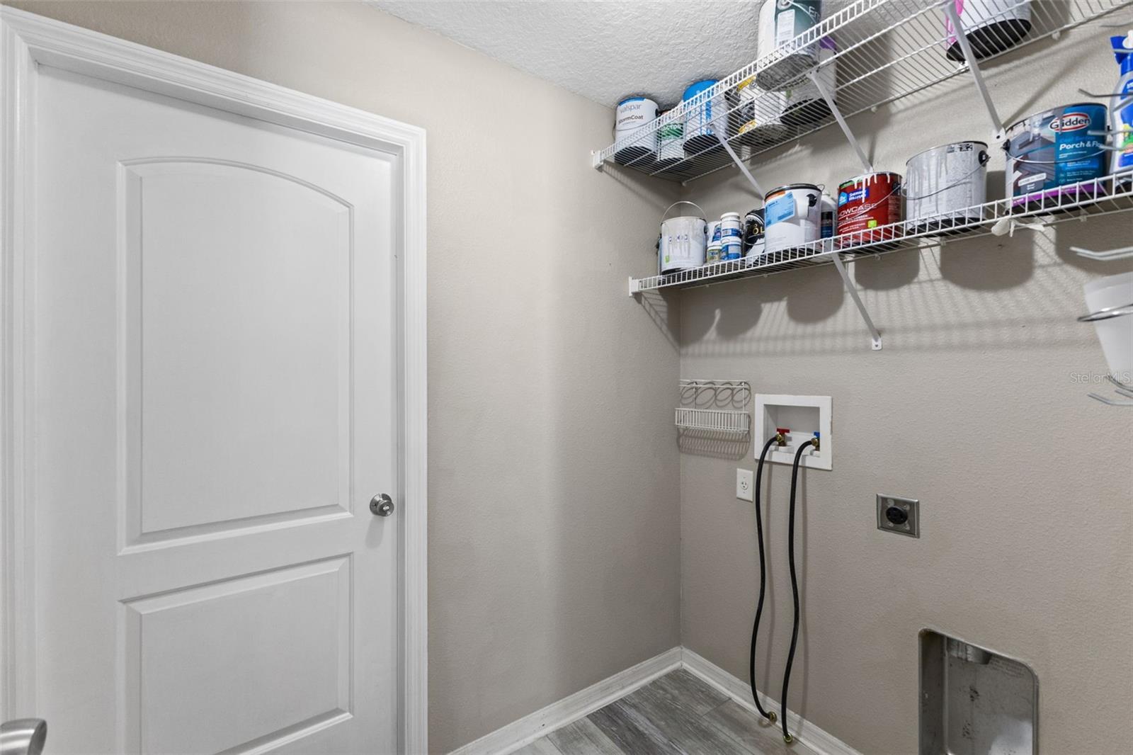 560 Robin Hill Cir Property Photo 11