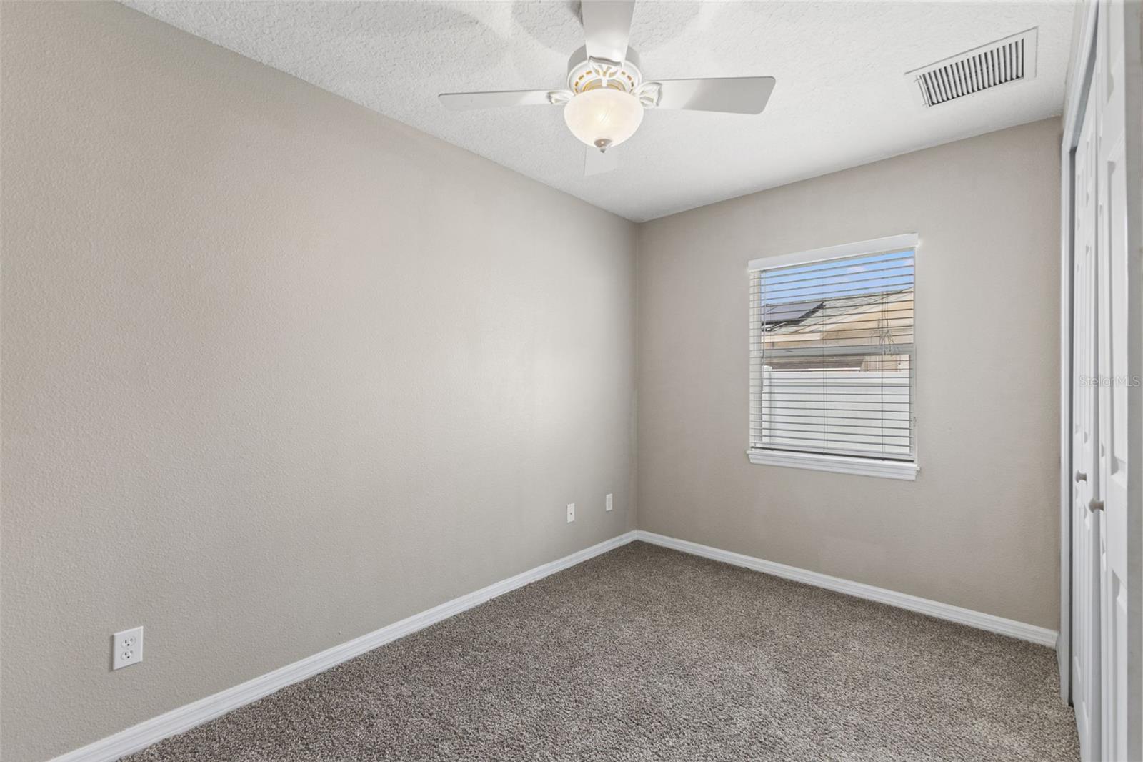560 Robin Hill Cir Property Photo 16