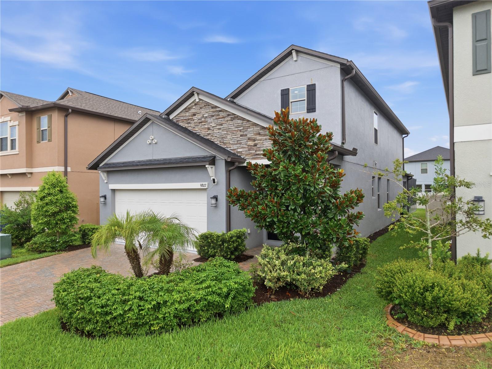 9807 Wild Begonia Loop Property Photo 2