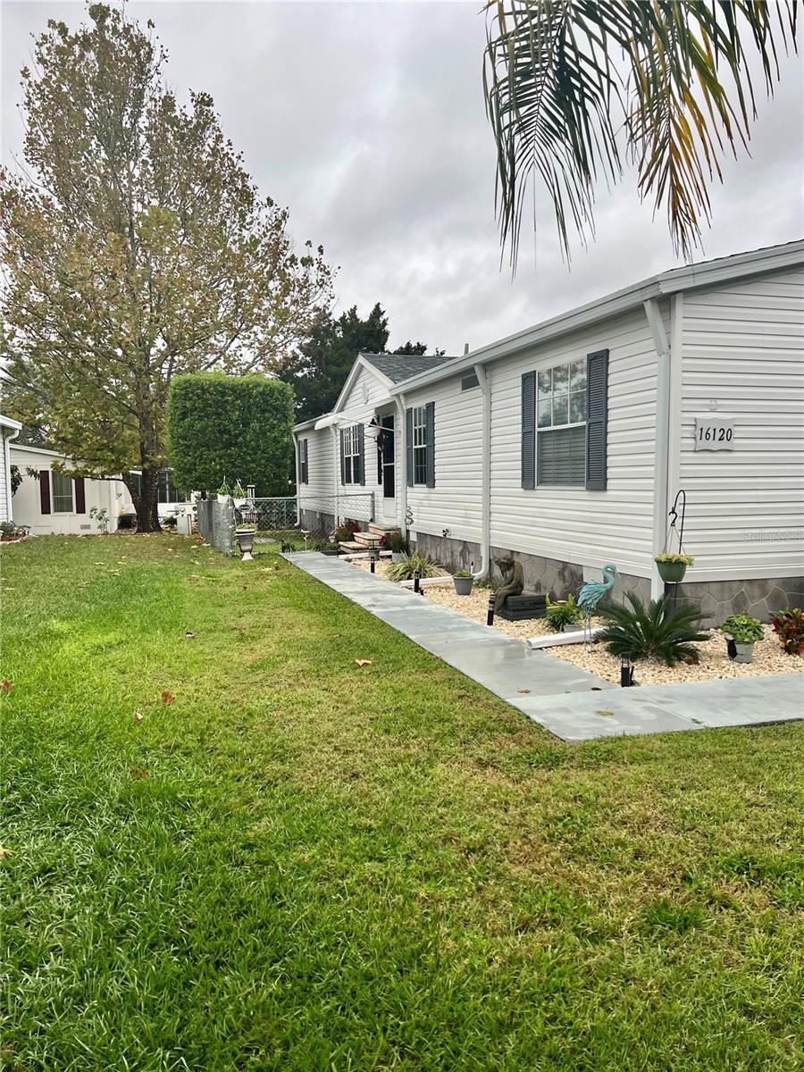 16120 Brookridge Blvd Property Photo 2