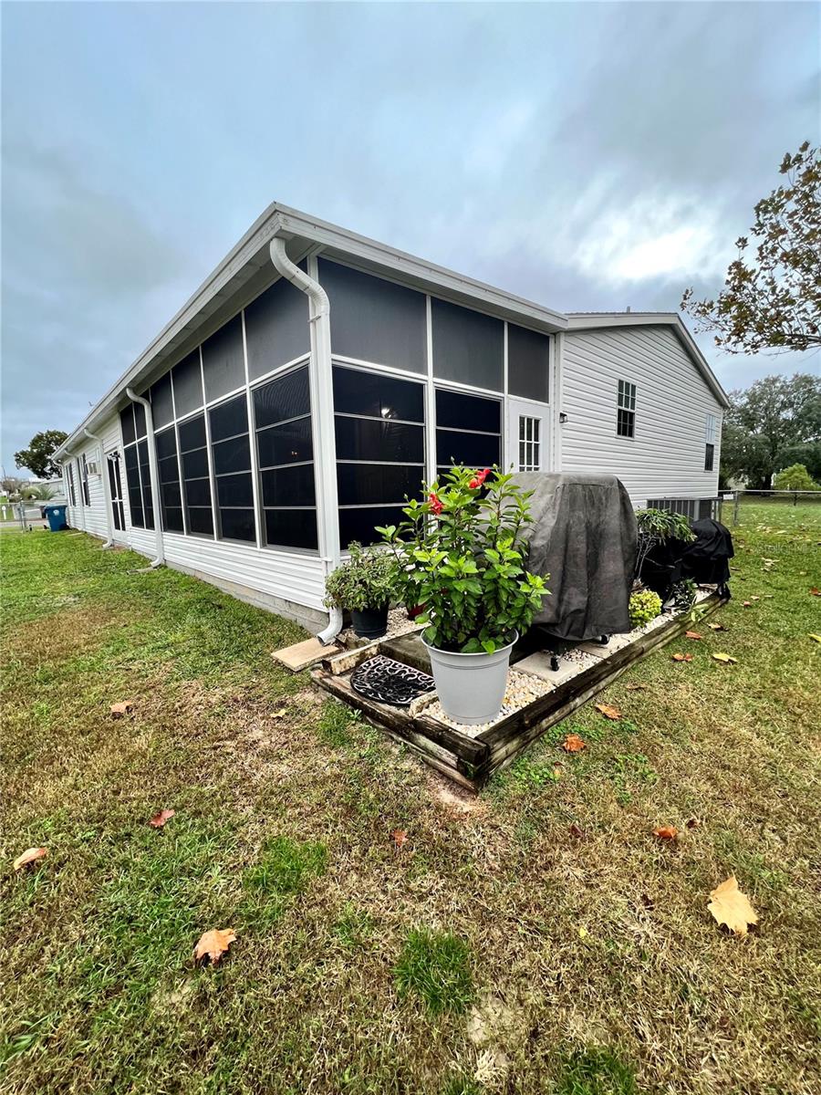 16120 Brookridge Blvd Property Photo 4