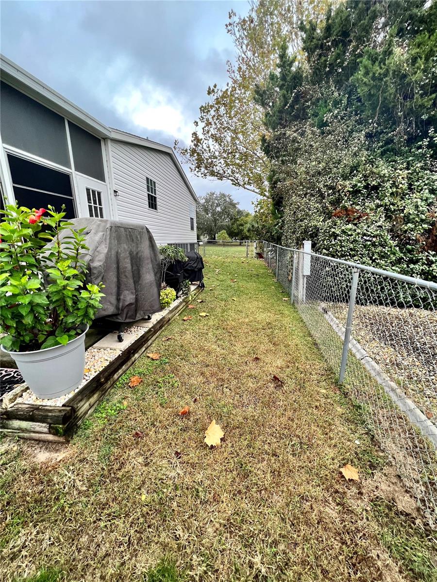 16120 Brookridge Blvd Property Photo 5