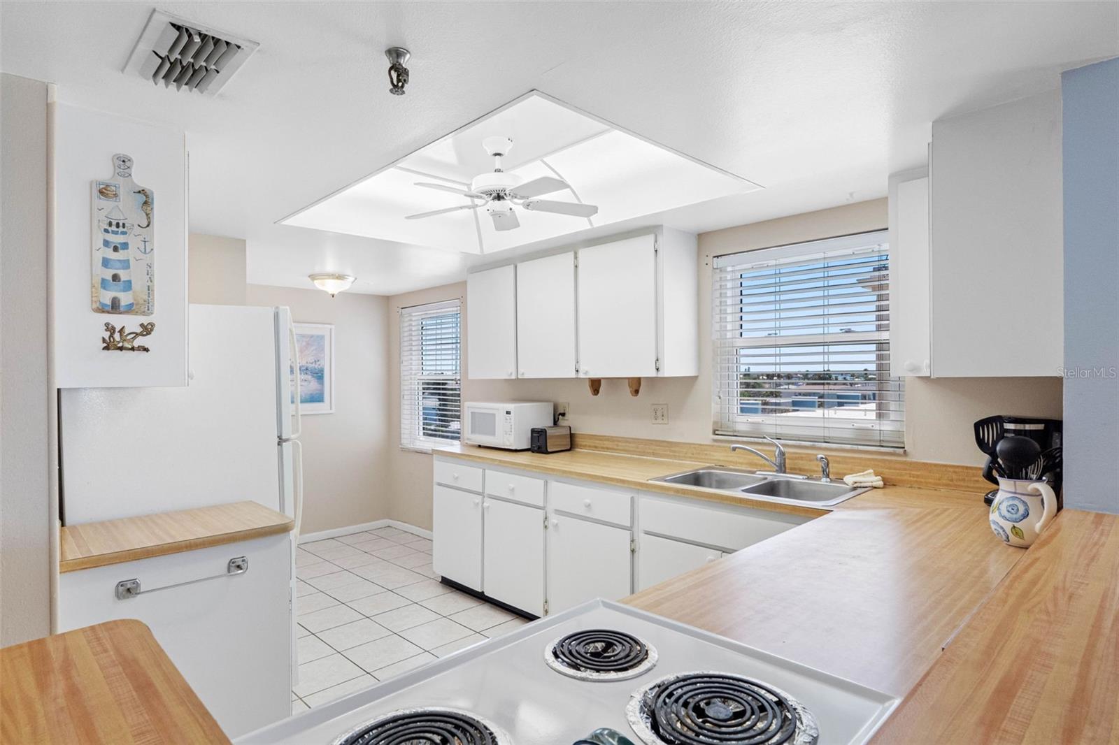 14300 Gulf Blvd #501 Property Photo 11