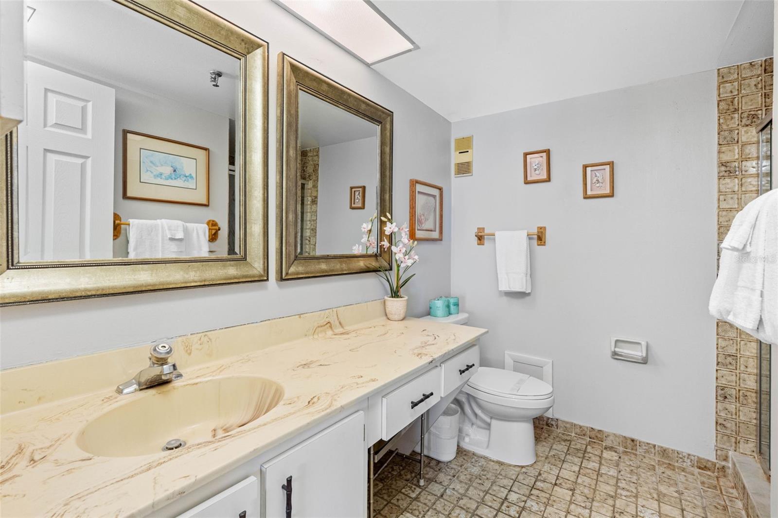 14300 Gulf Blvd #501 Property Photo 19