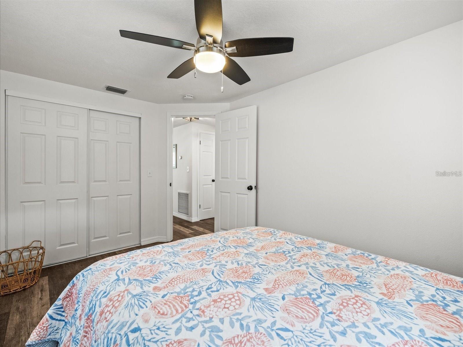 3138 W Varn Ave Property Photo 9