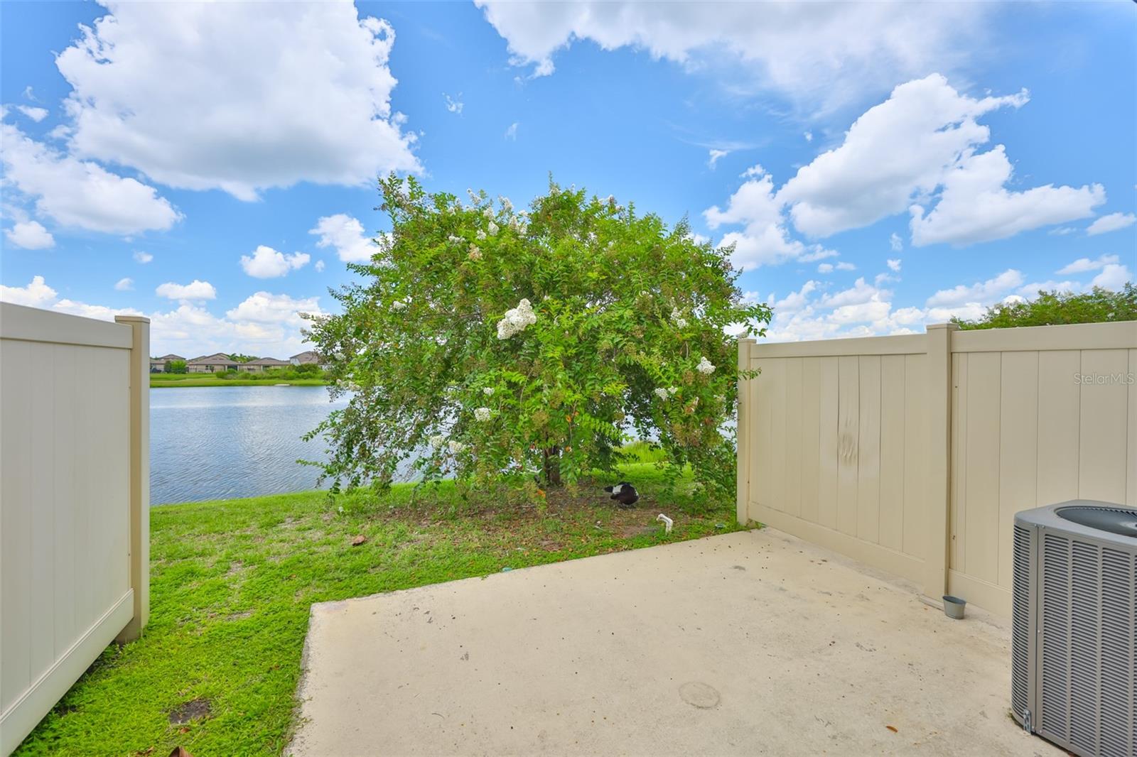 9160 Hillcroft Dr Property Photo 4