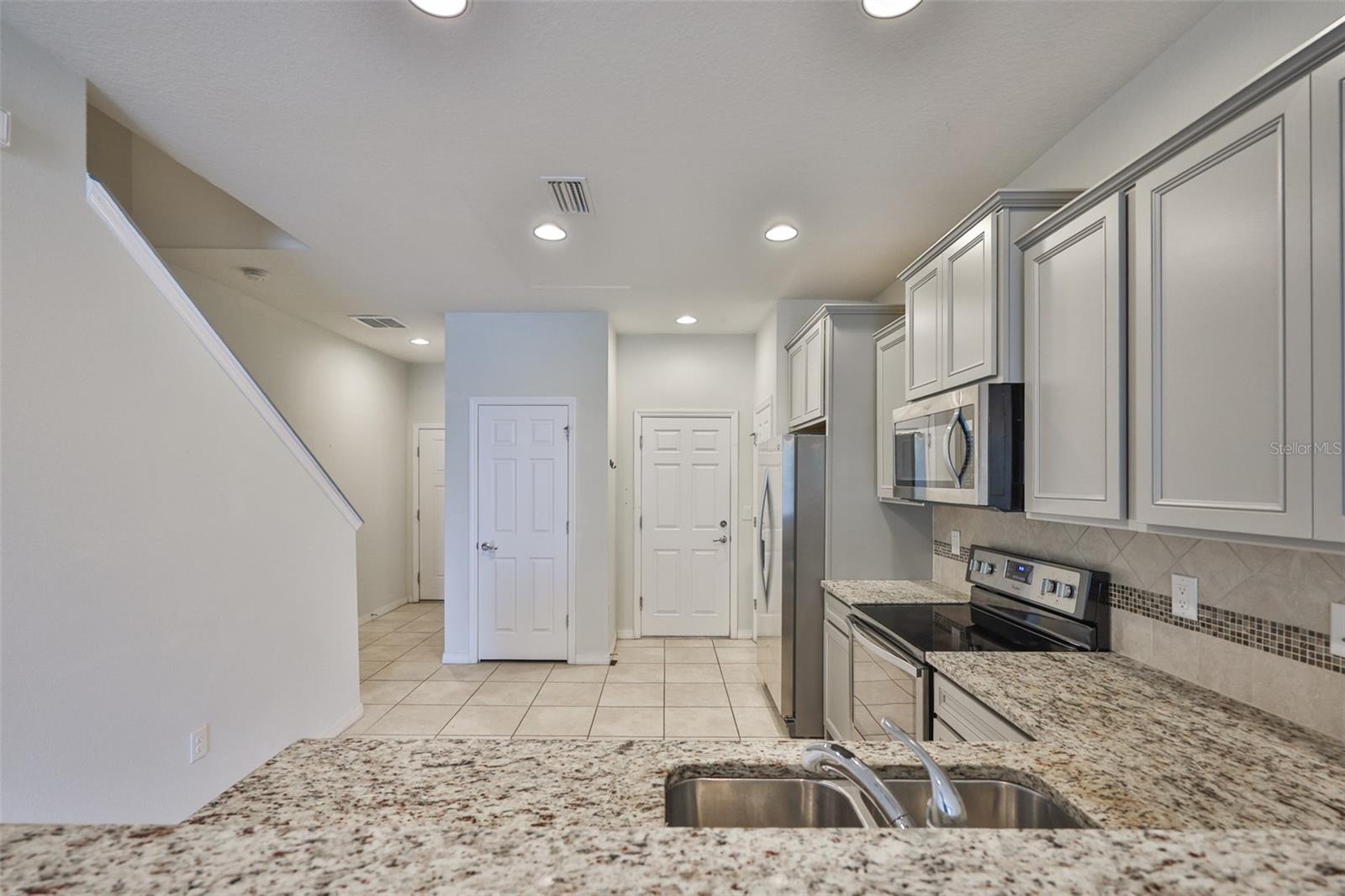 9160 Hillcroft Dr Property Photo 12