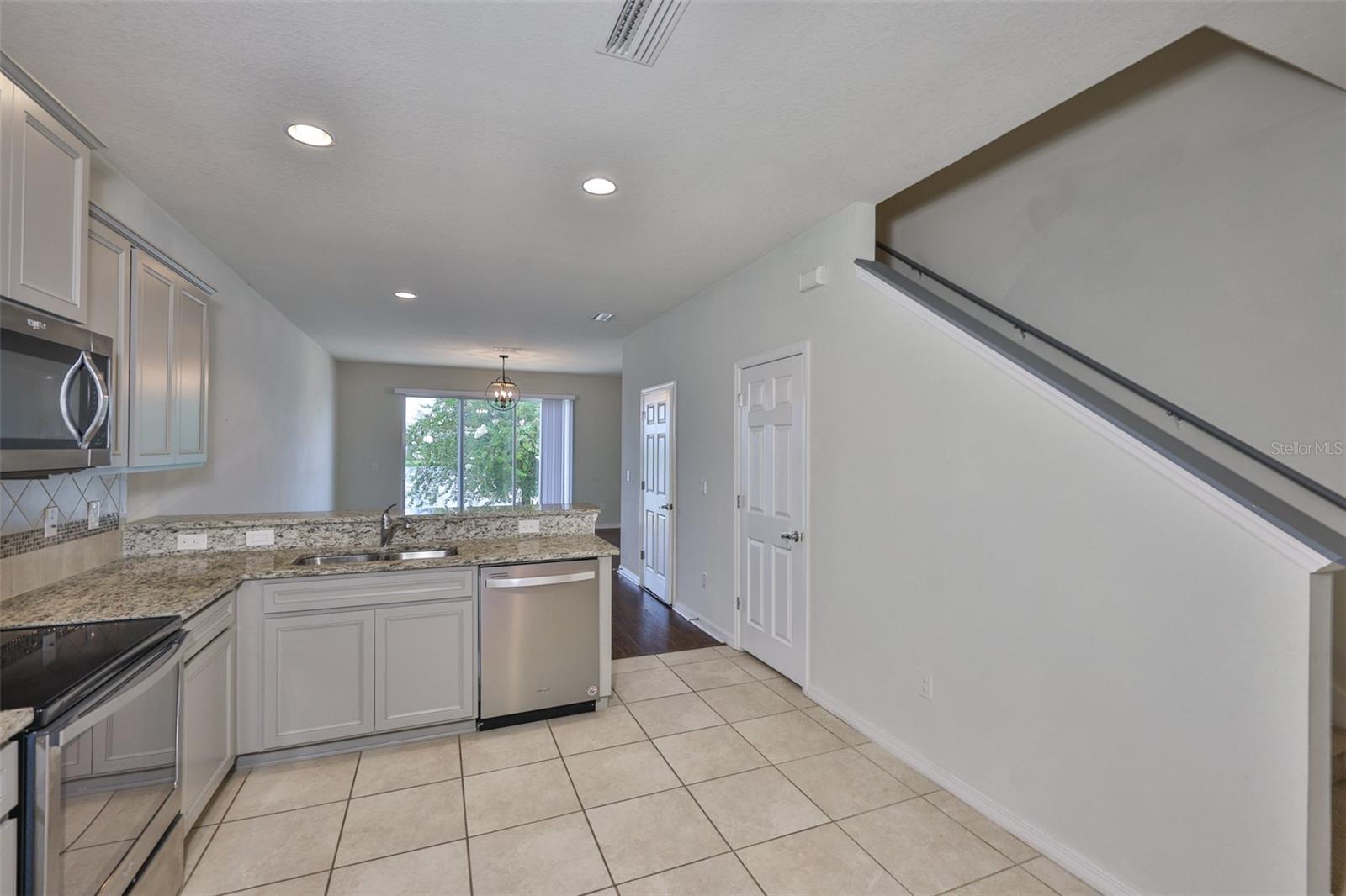 9160 Hillcroft Dr Property Photo 14