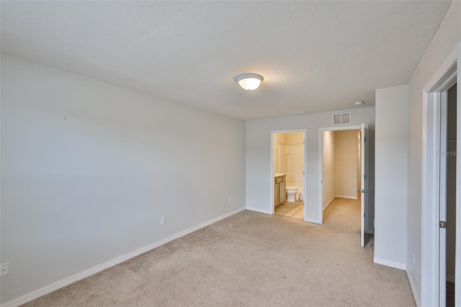 9160 Hillcroft Dr Property Photo 28