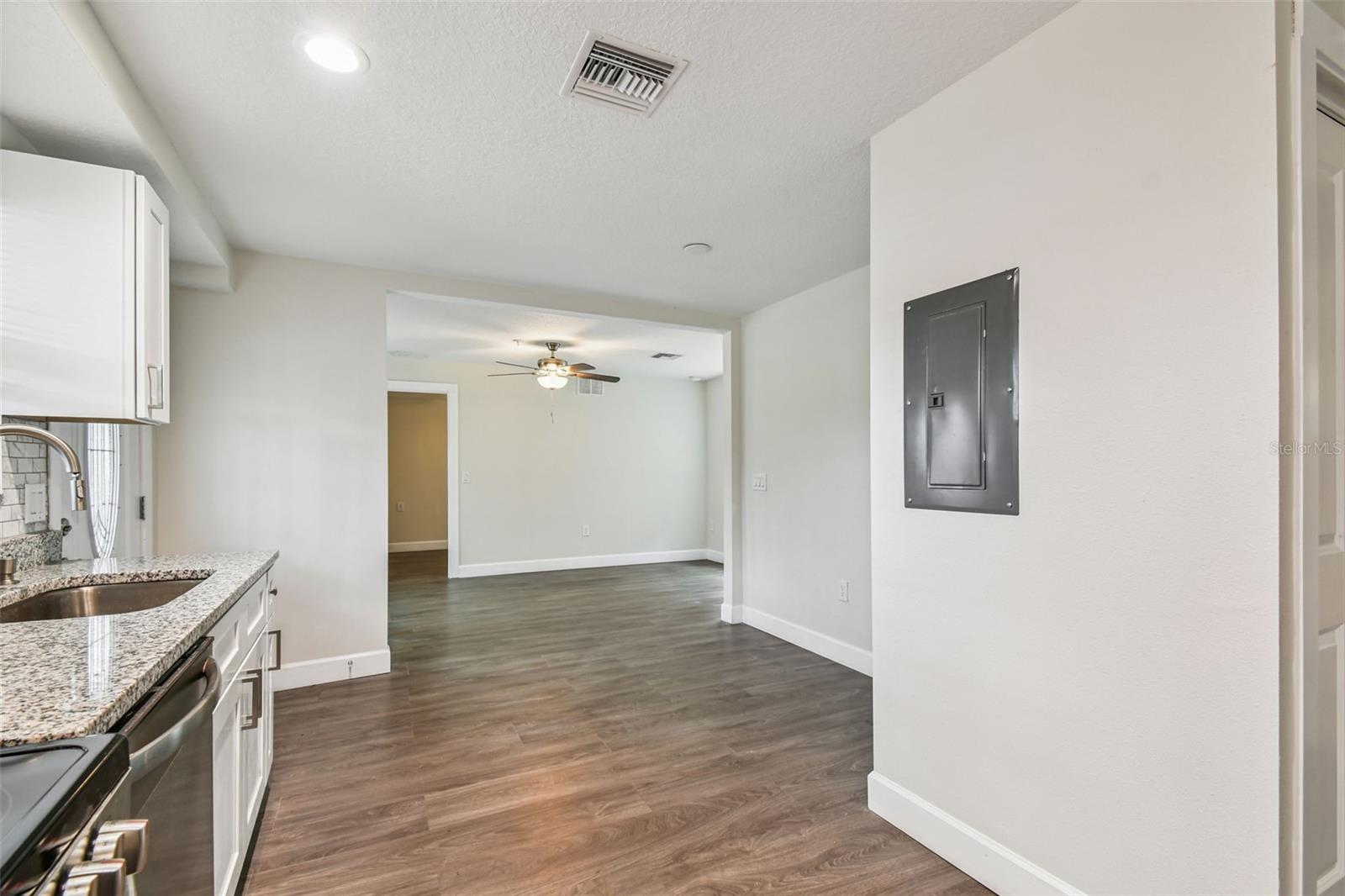 650 E Tarpon Ave #c2 Property Photo 7