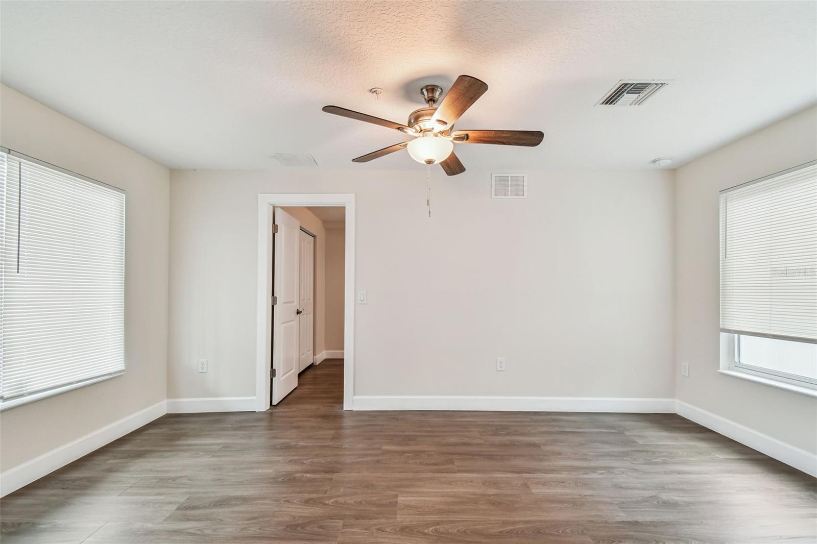 650 E Tarpon Ave #c2 Property Photo 8