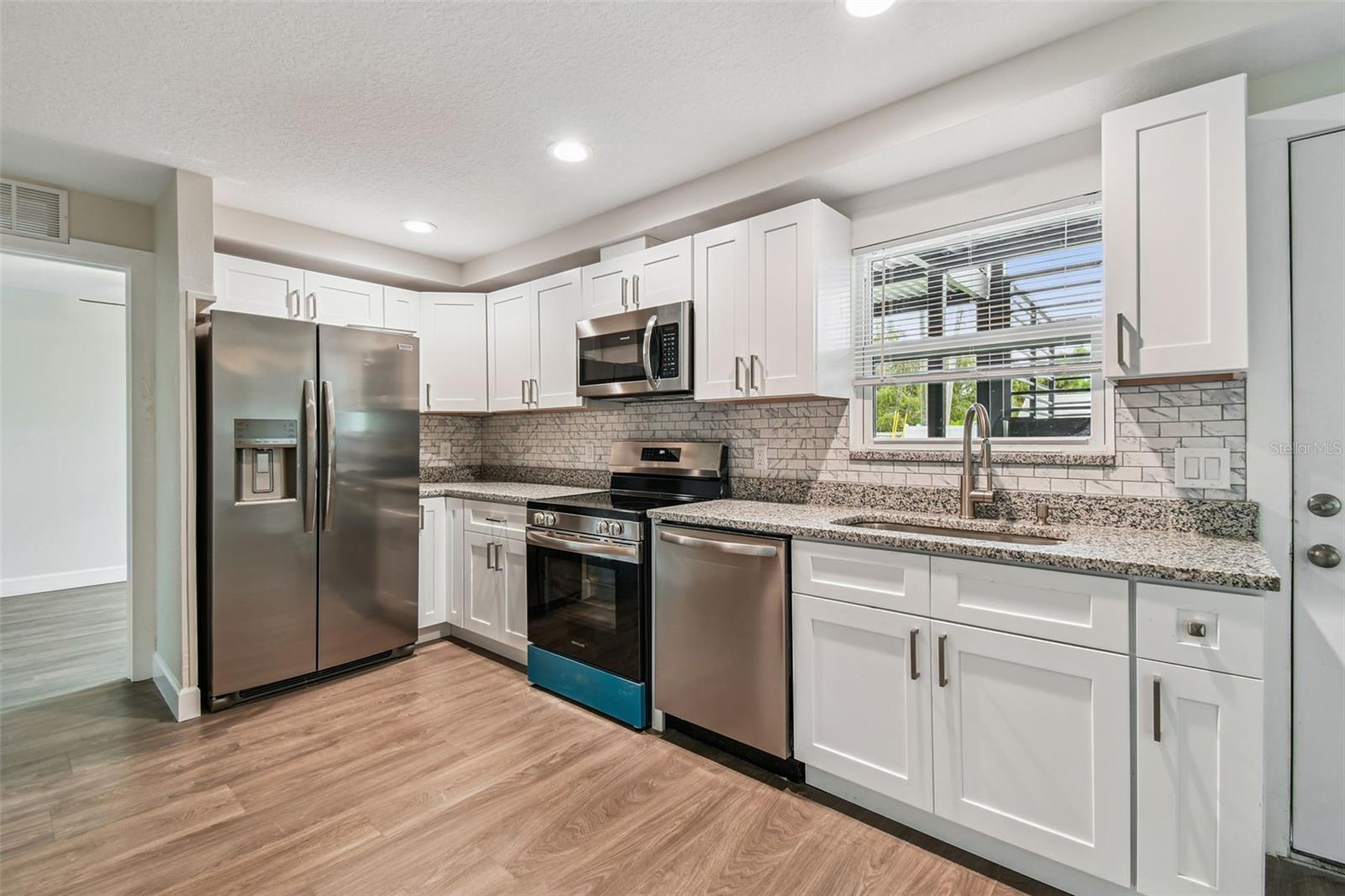 650 E Tarpon Ave #c2 Property Photo 18