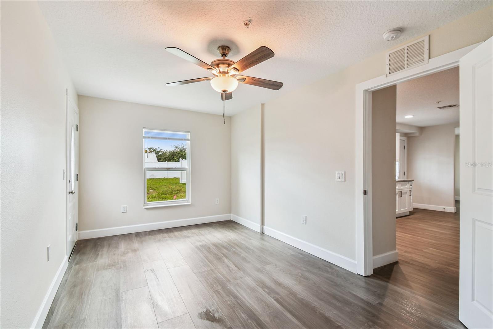 650 E Tarpon Ave #c2 Property Photo 24