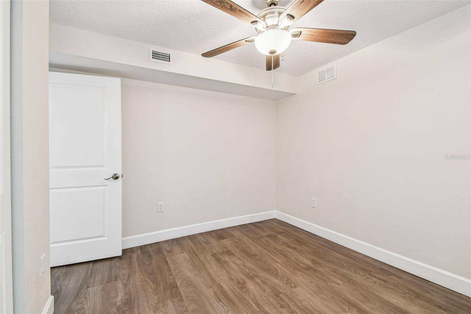 650 E Tarpon Ave #c2 Property Photo 33