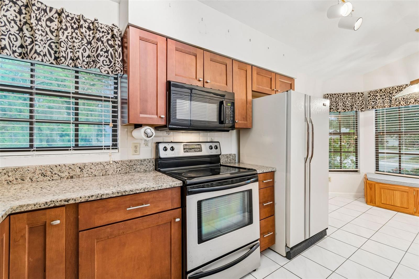 11301 Maybrook Ave Property Photo 8