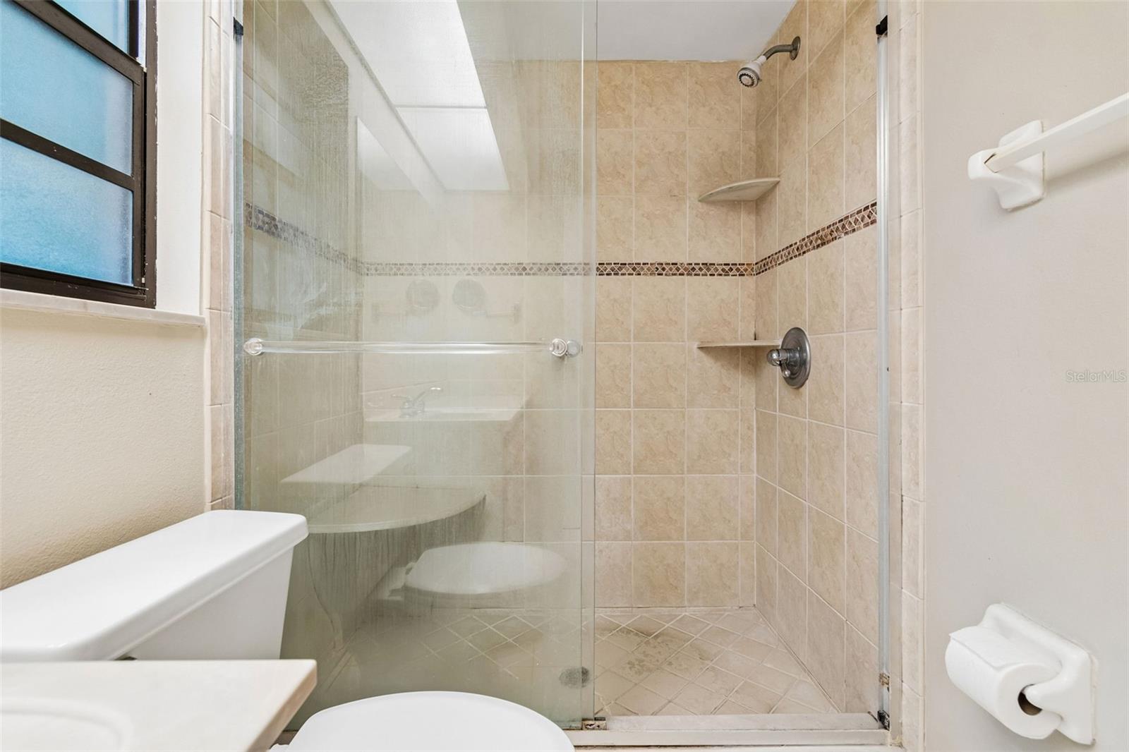 11301 Maybrook Ave Property Photo 19