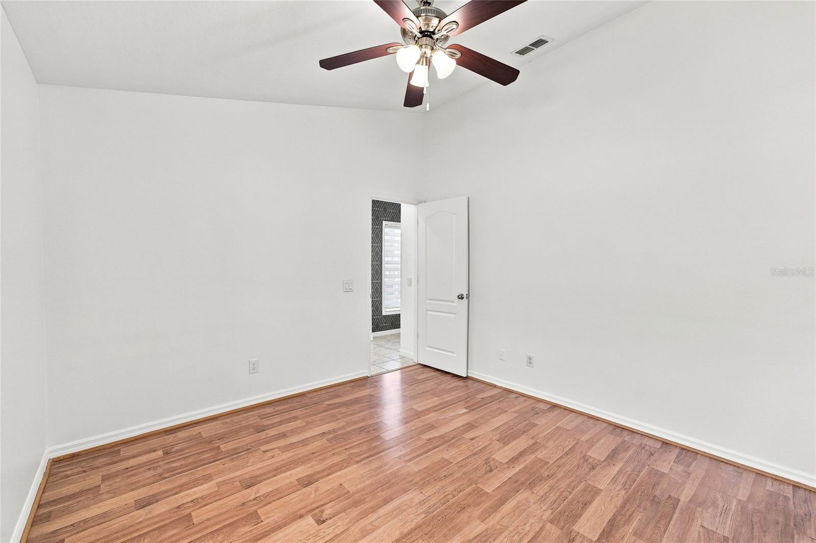 12018 Northumberland Dr Property Photo 35