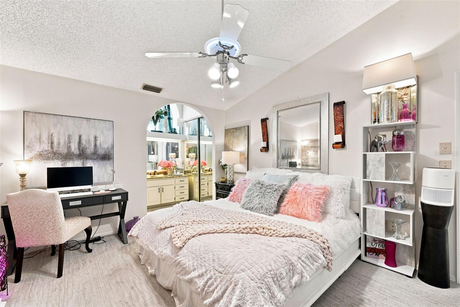 8136 Golf Club Ct Property Photo 6